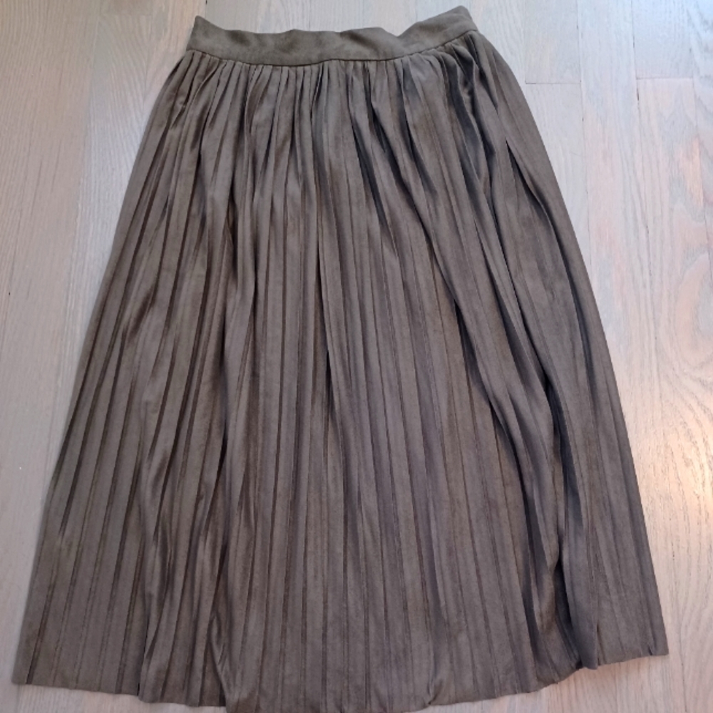 Zara Olive Green Pleated Skirt